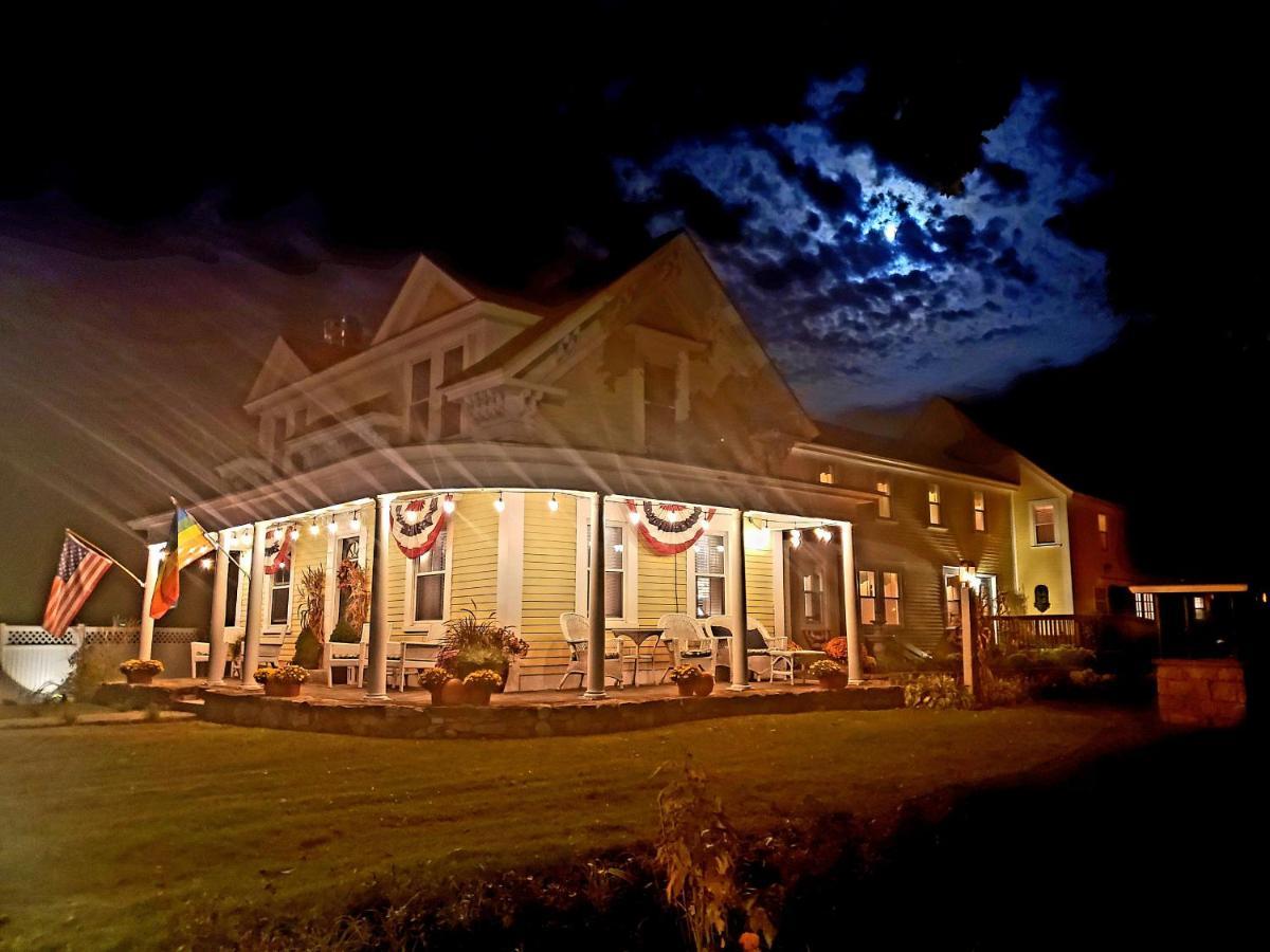 Elmere House Bed & Breakfast Уелс Екстериор снимка